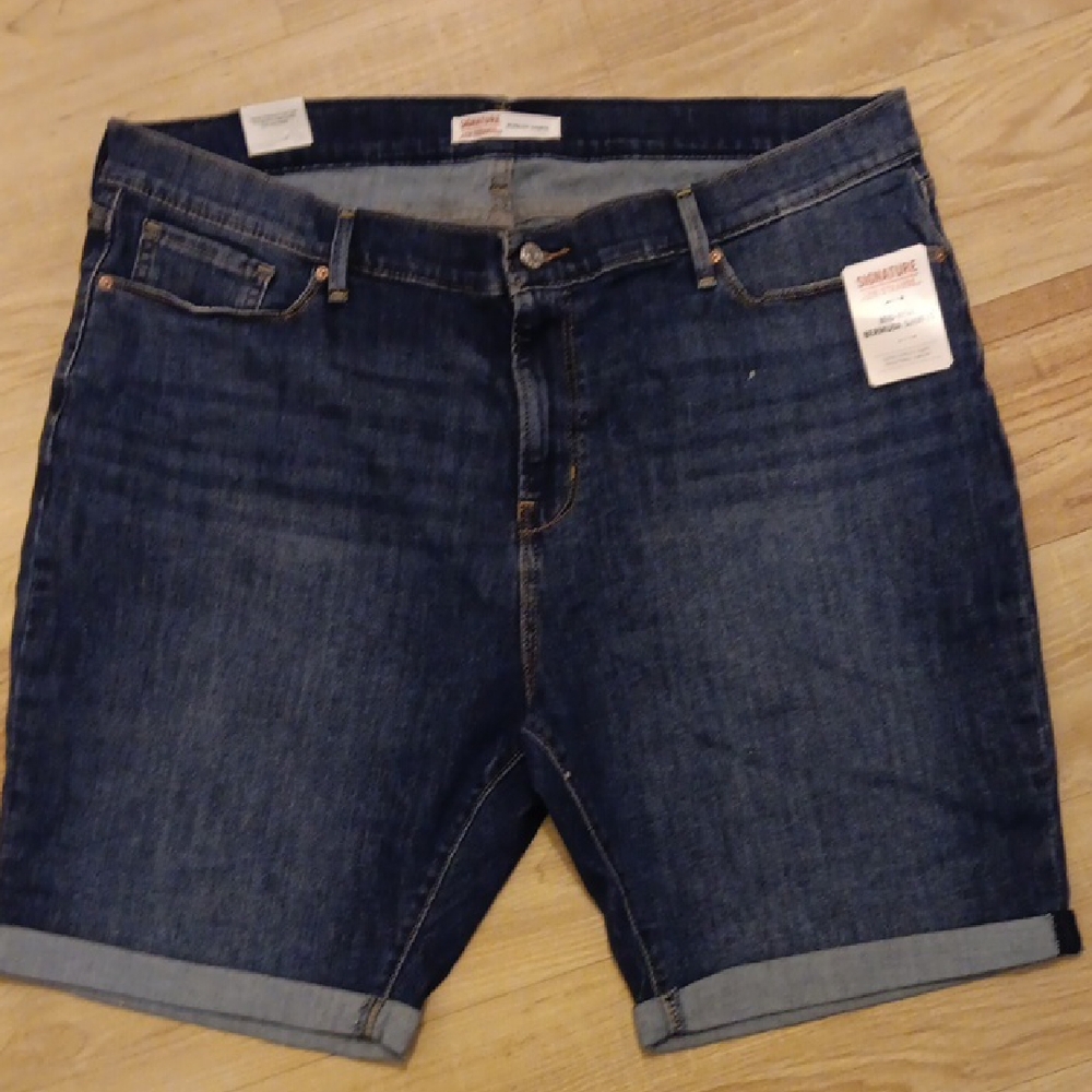 Levi Bermuda Shorts